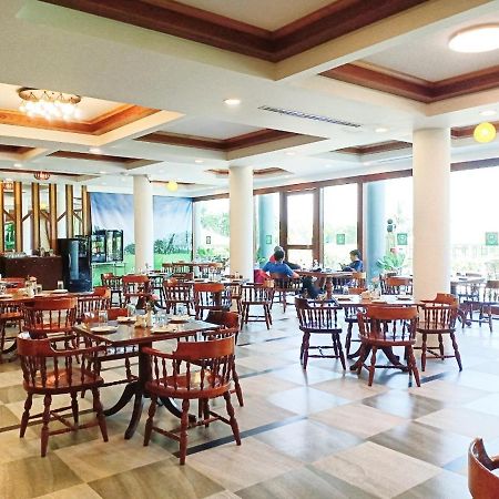 ไพน์เฮิสท์ กอล์ฟ คลับ แอนด์ โฮเทล Hotel ปทุมธานี ภายนอก รูปภาพ