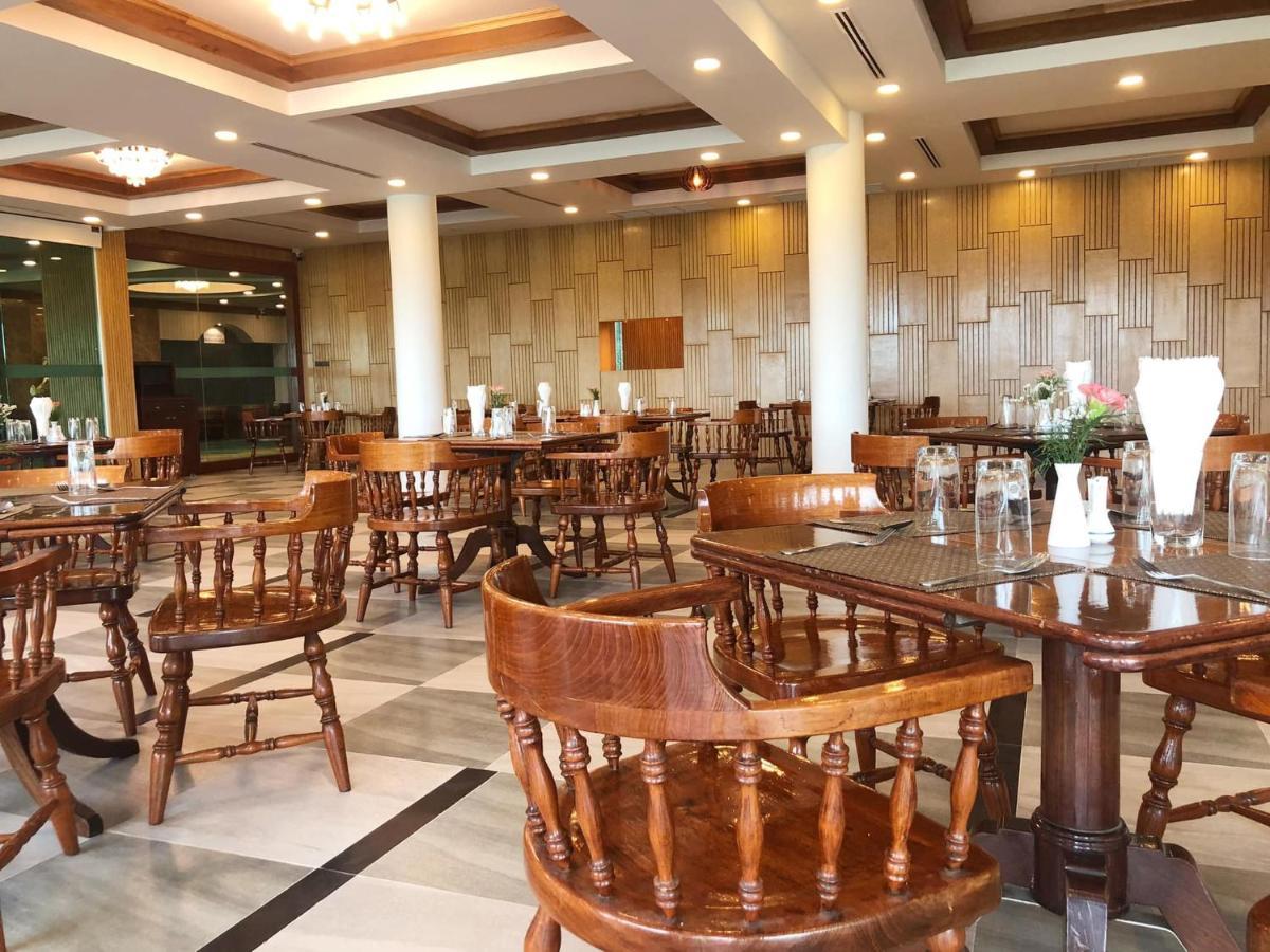 ไพน์เฮิสท์ กอล์ฟ คลับ แอนด์ โฮเทล Hotel ปทุมธานี ภายนอก รูปภาพ