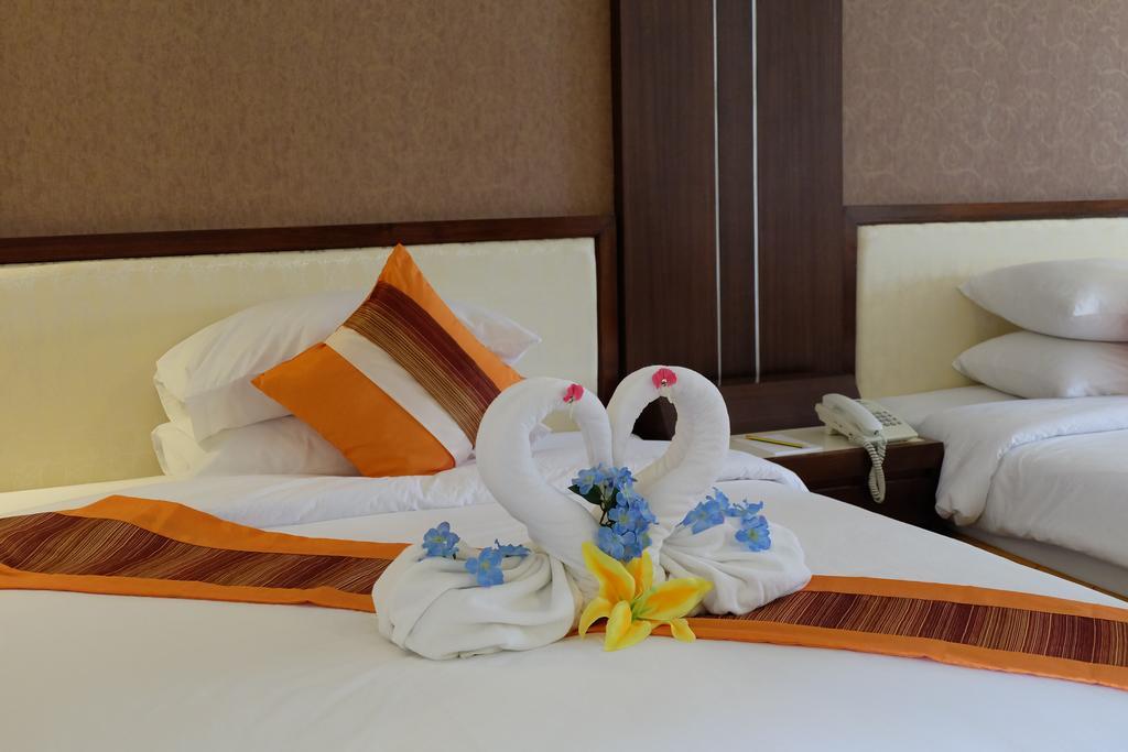 ไพน์เฮิสท์ กอล์ฟ คลับ แอนด์ โฮเทล Hotel ปทุมธานี ภายนอก รูปภาพ